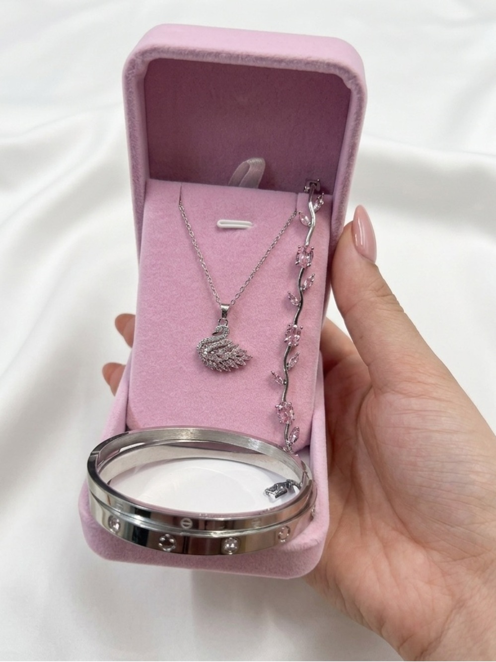 Stainless steel non tarnish waterproof 4piece set box included